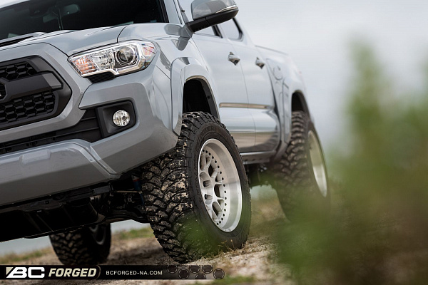 Фото дисков BC Forged LE72 // MLE72 Глянцевый лак на Toyota Tacoma III