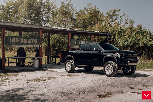 Фото дисков Vossen HFX-1 (6-Lug) Серебро на Toyota Tundra III