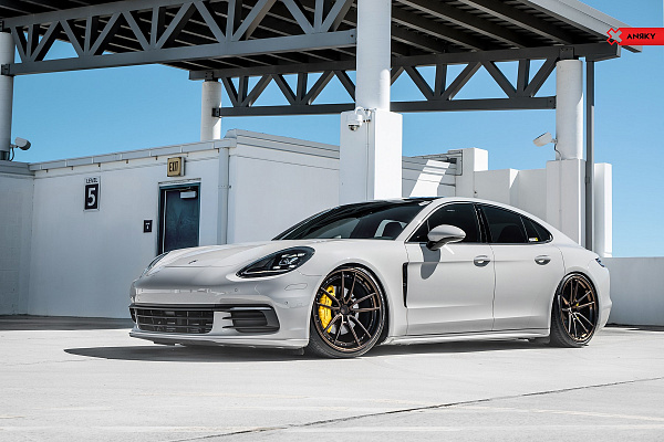 Фото дисков Anrky AN34 Сатиновая темная бронза на Porsche Panamera III