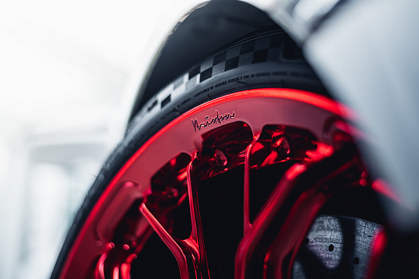 Фото дисков Brixton Forged PF10-RS Красный глянец на Porsche 911 VIII