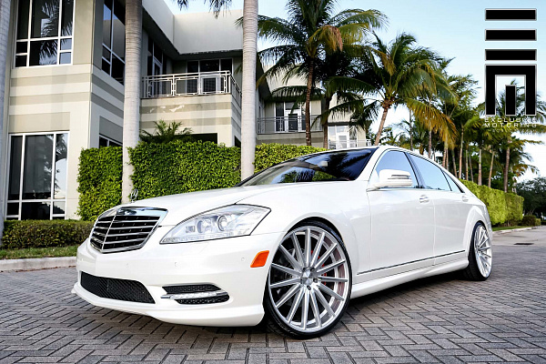 Фото дисков Vossen VFS-2 Серебро на Mercedes-Benz S-Class (W221)