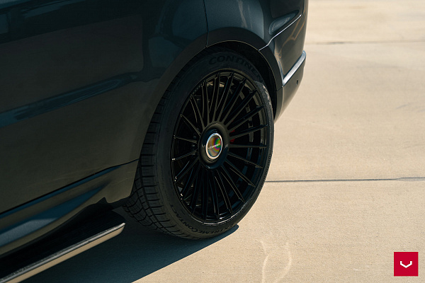 Фото дисков Vossen HF-8 Черный глянец на Range Rover Sport II