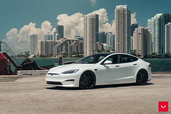 Фото дисков Vossen HF-7 Черный глянец на Tesla Model S
