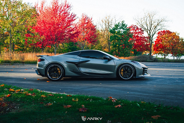 Фото дисков Anrky AN31 Черный глянец на Chevrolet Corvette C8