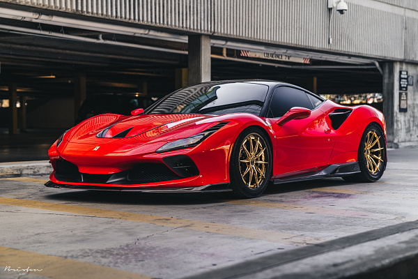 Фото дисков Brixton Forged R11-R Глянцевое золото на Ferrari F8