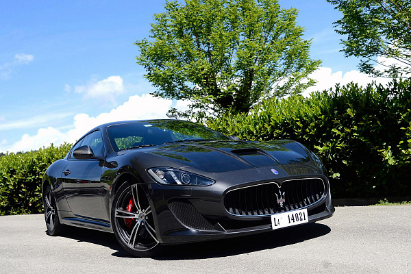 Фото дисков Maserati TROFEO Черный глянец на Maserati GranTurismo I