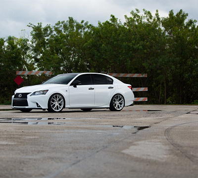 Фото дисков Vossen VFS-6 на Lexus GS IV