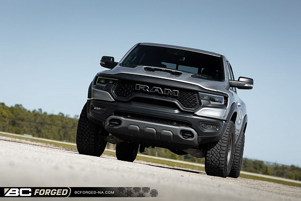 Фото дисков BC Forged TD01 Матовый графит на Ram 1500 V