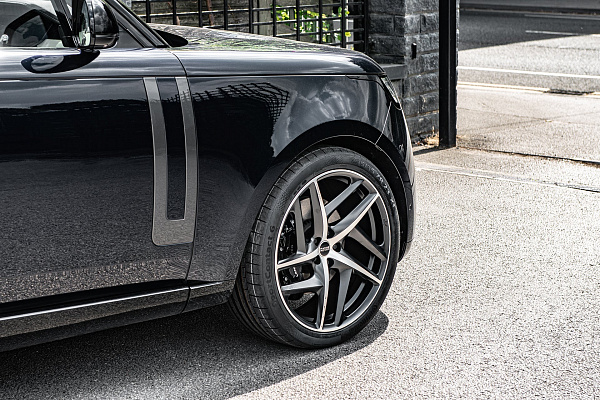 Фото дисков Kahn Type 52 RS Черный сатин на Range Rover V