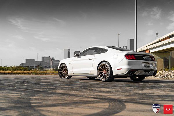 Фото дисков Vossen VFS-10 Сатиновая бронза на Ford Mustang VI