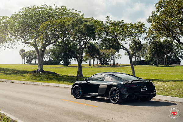 Фото дисков Vossen S21-01 Сатиновый темный лак на Audi R8 (4S)