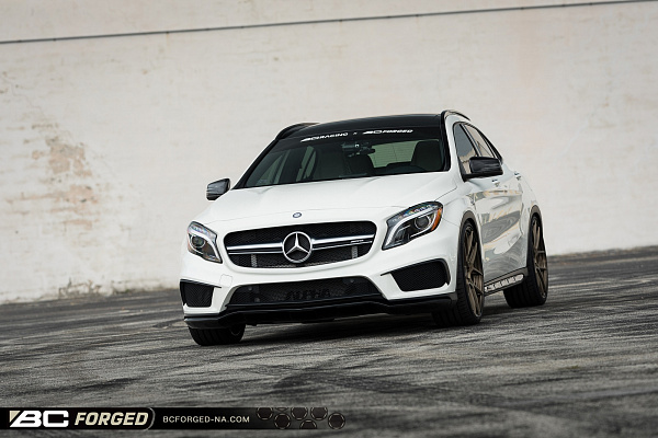 Фото дисков BC Forged HCA381 Сатиновая бронза на Mercedes-Benz GLA (X156)