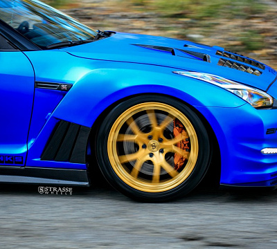 Фото дисков Strasse Wheels SM5R Deep Concave Monoblock на Nissan GT-R