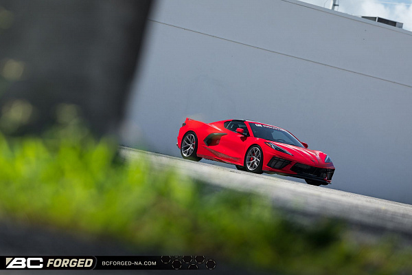 Фото дисков BC Forged RZ21 Глянцевый тонированный лак на Chevrolet Corvette C8