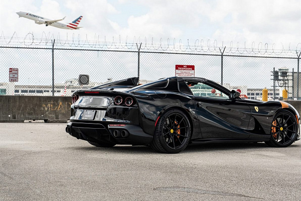 Фото дисков Anrky AN12 Черный сатин на Ferrari 812