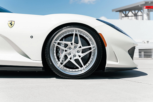 Фото дисков Anrky S3-X3 Глянцевый лак на Ferrari 812