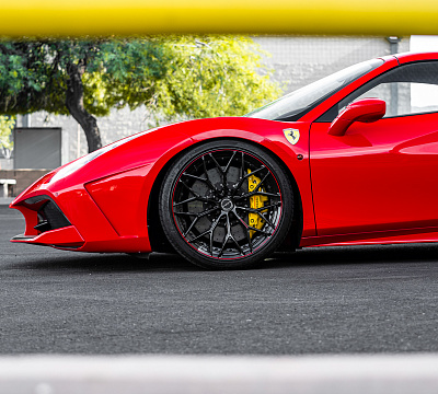 Фото дисков Brixton Forged CM6-R на Ferrari 488