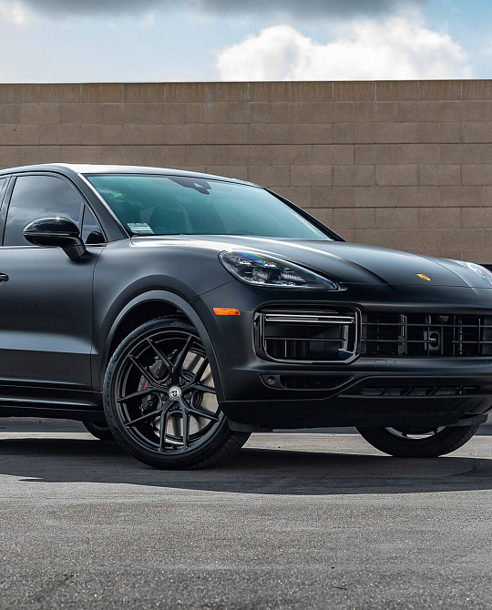 Фото дисков P101SC Черный сатин на Porsche Cayenne III