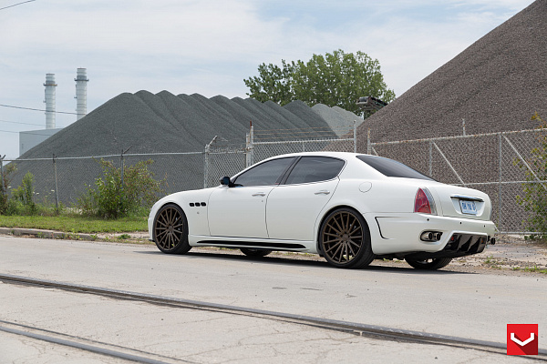 Фото дисков Vossen VFS-2 Сатиновая бронза на Maserati Quattroporte V