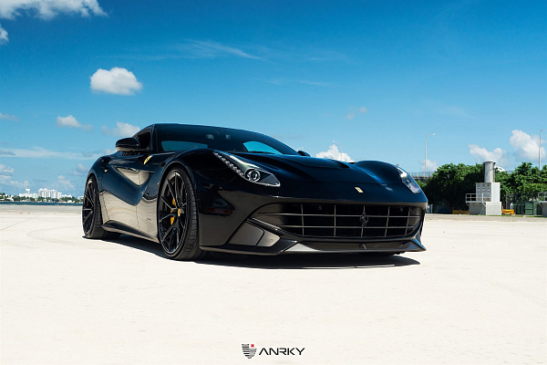 Фото дисков Anrky AN12 Черный глянец на Ferrari F12