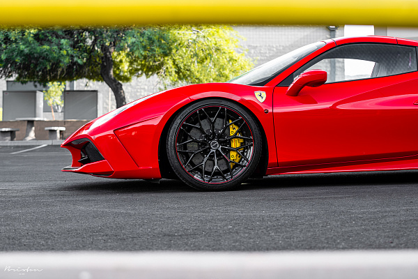 Фото дисков Brixton Forged CM6-R Черный глянец на Ferrari 488