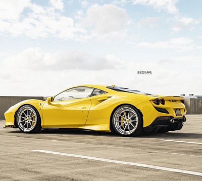 Фото дисков Strasse Wheels SV10 Deep Concave FS на Ferrari F8