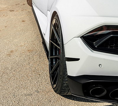 Фото дисков Strasse Wheels SV10 Deep Concave Duoblock на Lamborghini Huracan