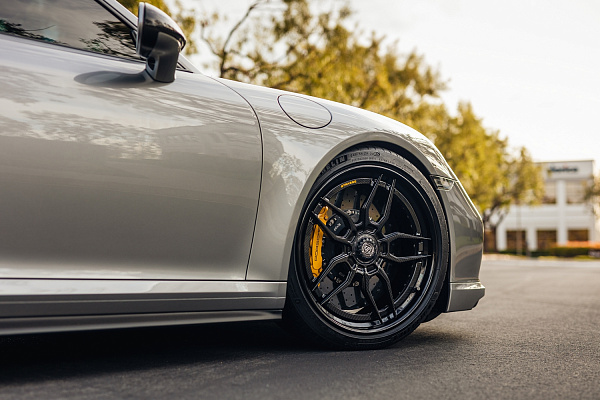 Фото дисков Strasse Wheels SV4 Deep Concave FS Другой цвет на Porsche 911 VII