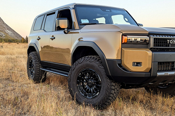 Фото дисков Black Rhino RIVAL Черный сатин на Toyota Land Cruiser Prado 250