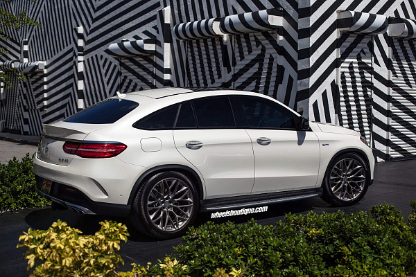 Фото дисков HRE P200 Сатиновый темный лак на Mercedes-Benz GLE I