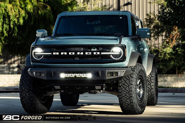 Фото дисков BC Forged RD03-BL Сатиновый тонированный лак на Ford Bronco