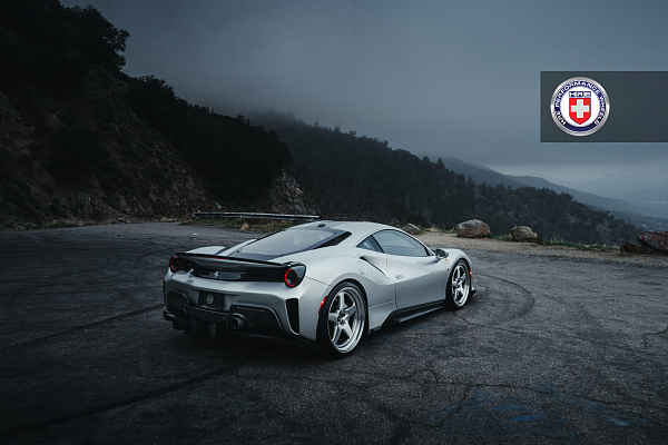 Ferrari 488 Pista