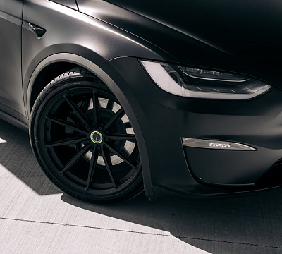 Фото дисков Brixton Forged R11-R на Tesla Model X