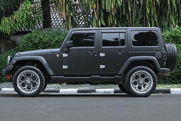 Фото дисков 4PLAY 4PF6 Глянцевый тонированный лак на Jeep Wrangler III (JK)