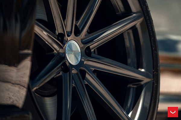 Фото дисков Vossen VFS-10 Глянцевый графит на BMW X4 (F26)