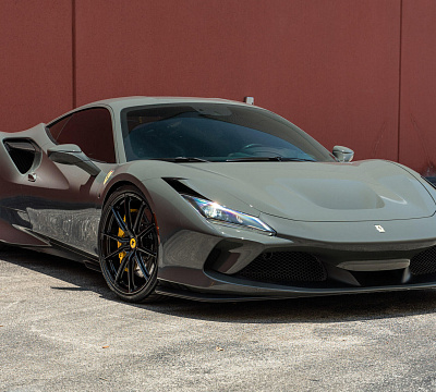Фото дисков HRE P104SC на Ferrari F8