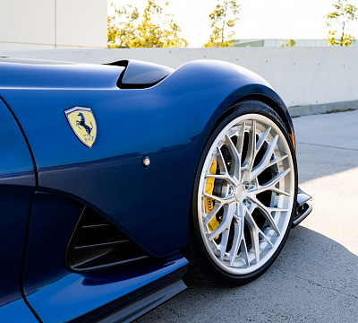 Фото дисков Anrky AN30 на Ferrari 812