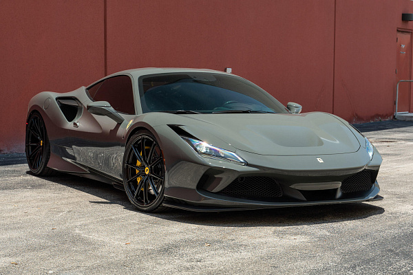 Фото дисков HRE P104SC Черный глянец на Ferrari F8