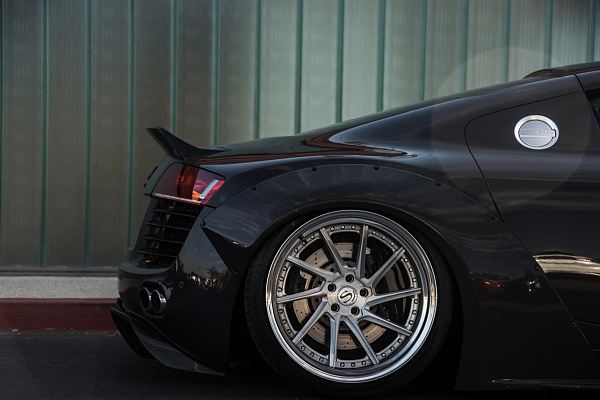 Фото дисков Savini BM15 Глянцевый лак на Audi R8 (4S)