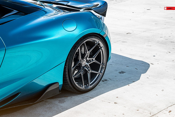 Фото дисков Anrky S1-X4 Глянцевый темный лак на McLaren 720S