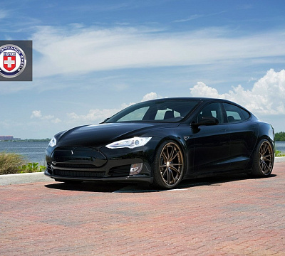 Фото дисков HRE S101 на Tesla Model S