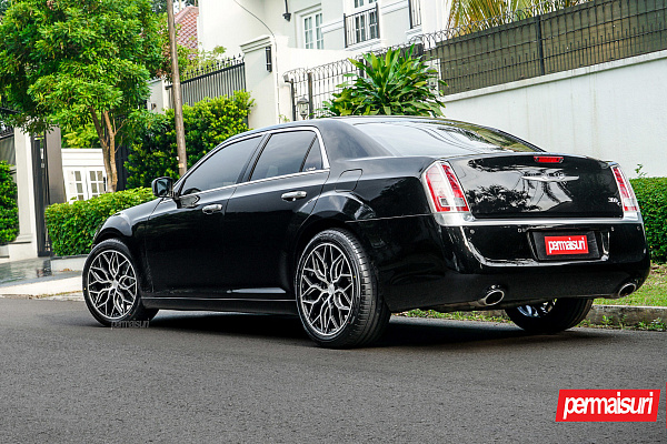 Фото дисков Vossen HF-2 Алмазная проточка на Chrysler 300 II