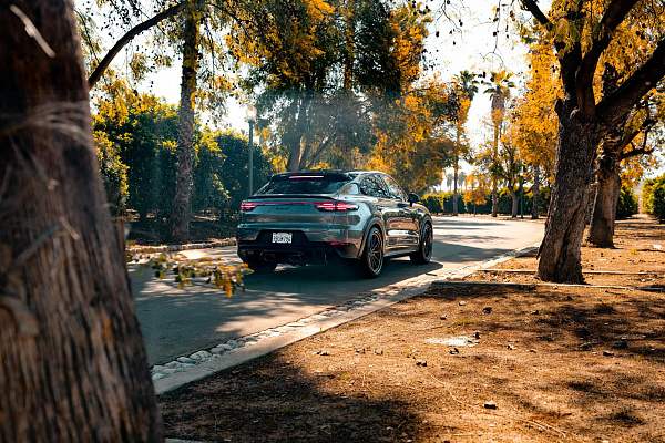 Фото дисков Brixton Forged R11-RS Сатиновый темный лак на Porsche Cayenne III
