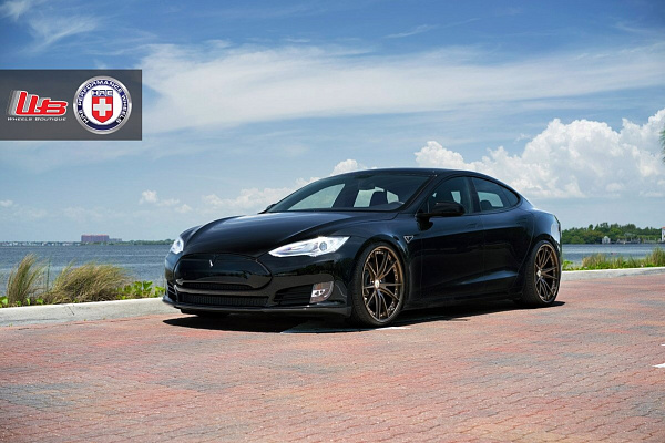 Фото дисков HRE S101 Сатиновая бронза на Tesla Model S