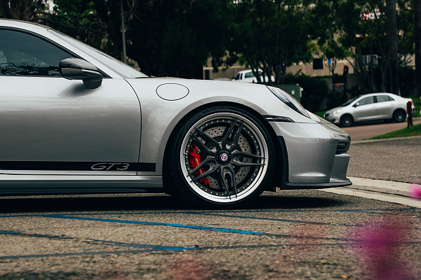 Фото дисков HRE S107SC Сатиновый темный лак на Porsche 911 VIII