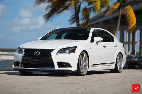 Фото дисков Vossen CV3 Серебро на Lexus LS IV