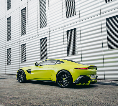 Фото дисков Brixton Forged PF8 на Aston Martin Vantage 4