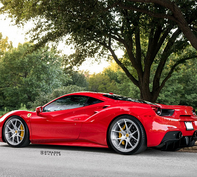 Фото дисков Strasse Wheels SM5R Deep Concave Monoblock на Ferrari 488