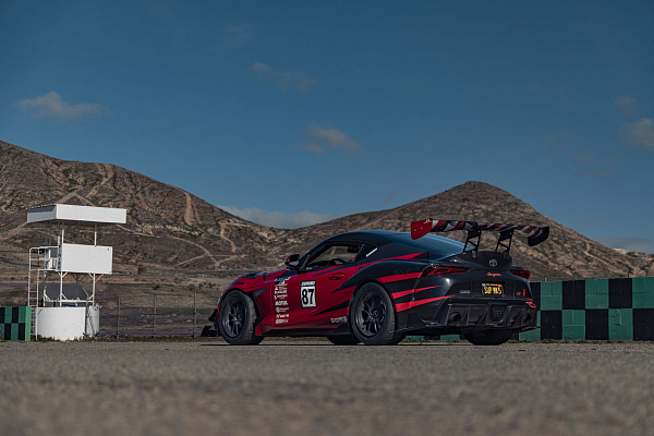 Фото дисков Motegi Racing MF412 SS5 Глянцевый графит на Toyota Supra A90