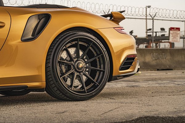 Фото дисков Strasse Wheels SV10 Deep Concave FS Черный матовый на Porsche 911 VII